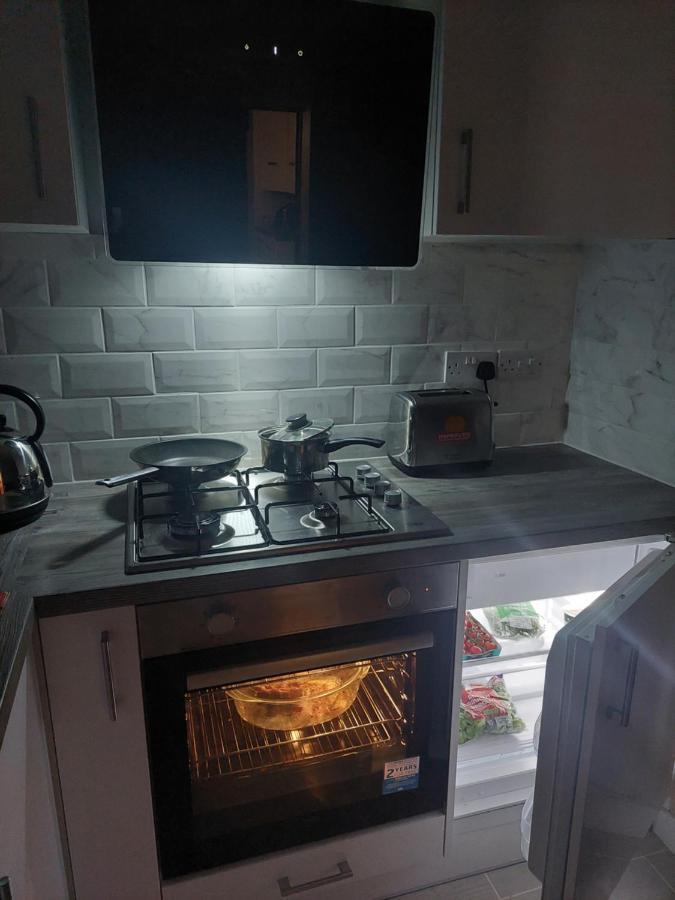 Appartement New, Stylish Flat With Private Patio And Free On-street Parking Check Out At 11am Bornemouth