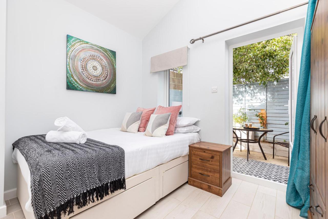 New, Stylish Flat With Private Patio And Free On-street Parking Check Out At 11am * Bornemouth