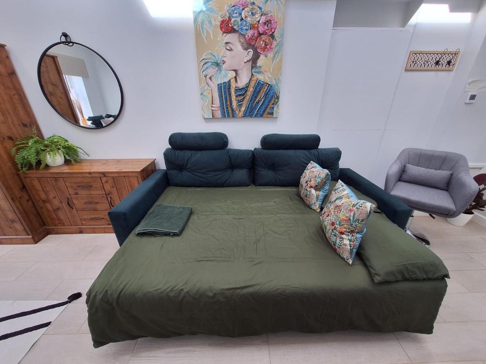 New, Stylish Flat With Private Patio And Free On-street Parking Check Out At 11am Appartement Bornemouth